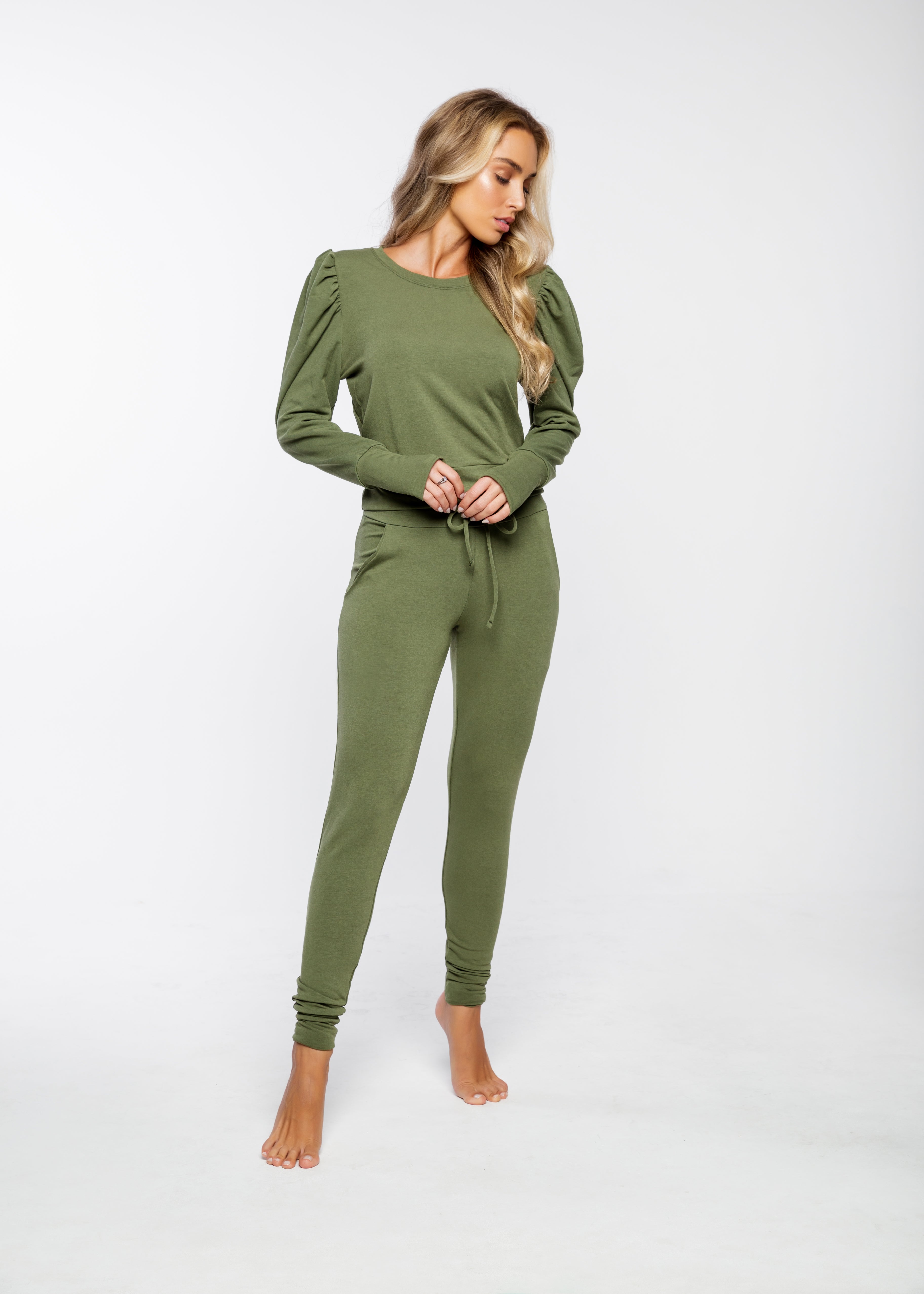 green militar sweatshirt, female model